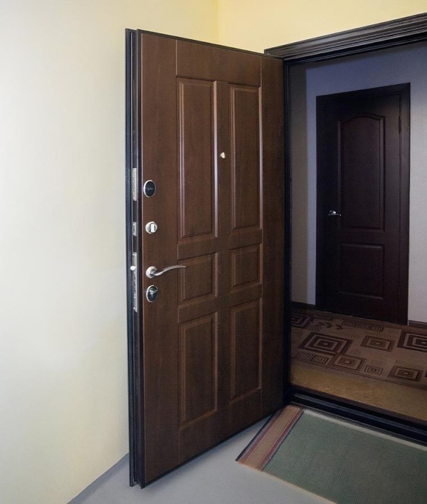 Дверь в квартиру