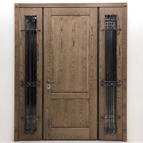 С остеклением и ковкой по бокам