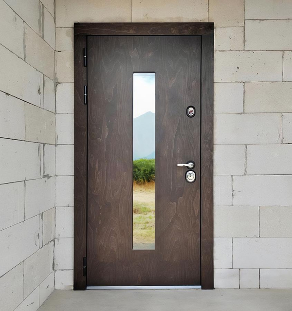 Дверь с узким стеклом