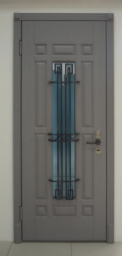 Входная дверь со стеклом