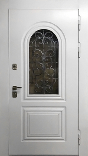 Остекленная входная термодверь с решеткой и белыми плитами МДФ RAL