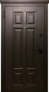 Входная дверь с темными плитами МДФ и карнизом Входная дверь с темными плитами МДФ и карнизом